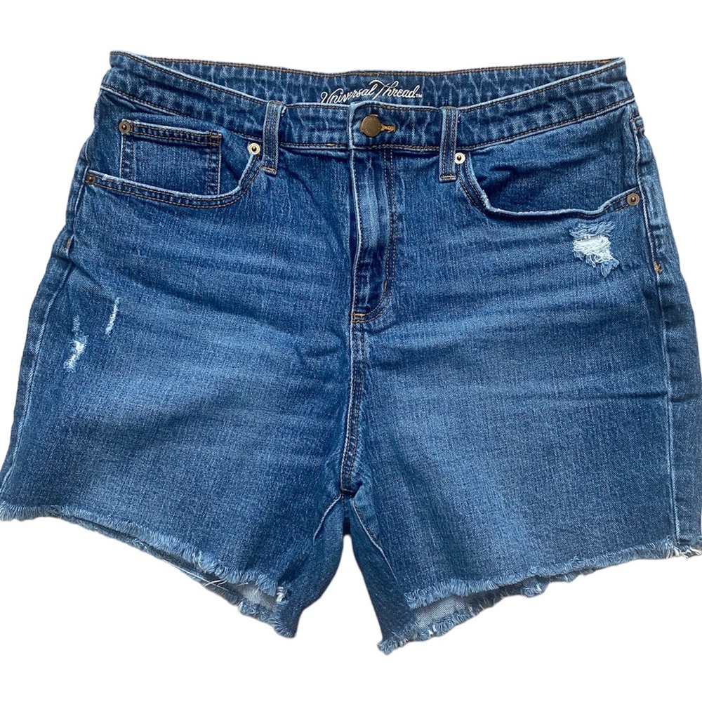 Womens Universal Thread boyfriend shorts. Size 14/32. Perfect condition.